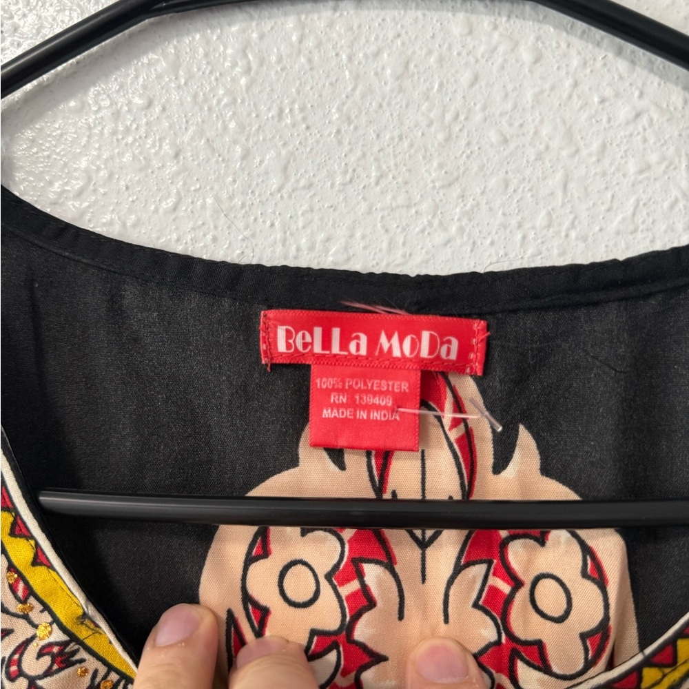 Bella Moda Black and Red Patterned Top